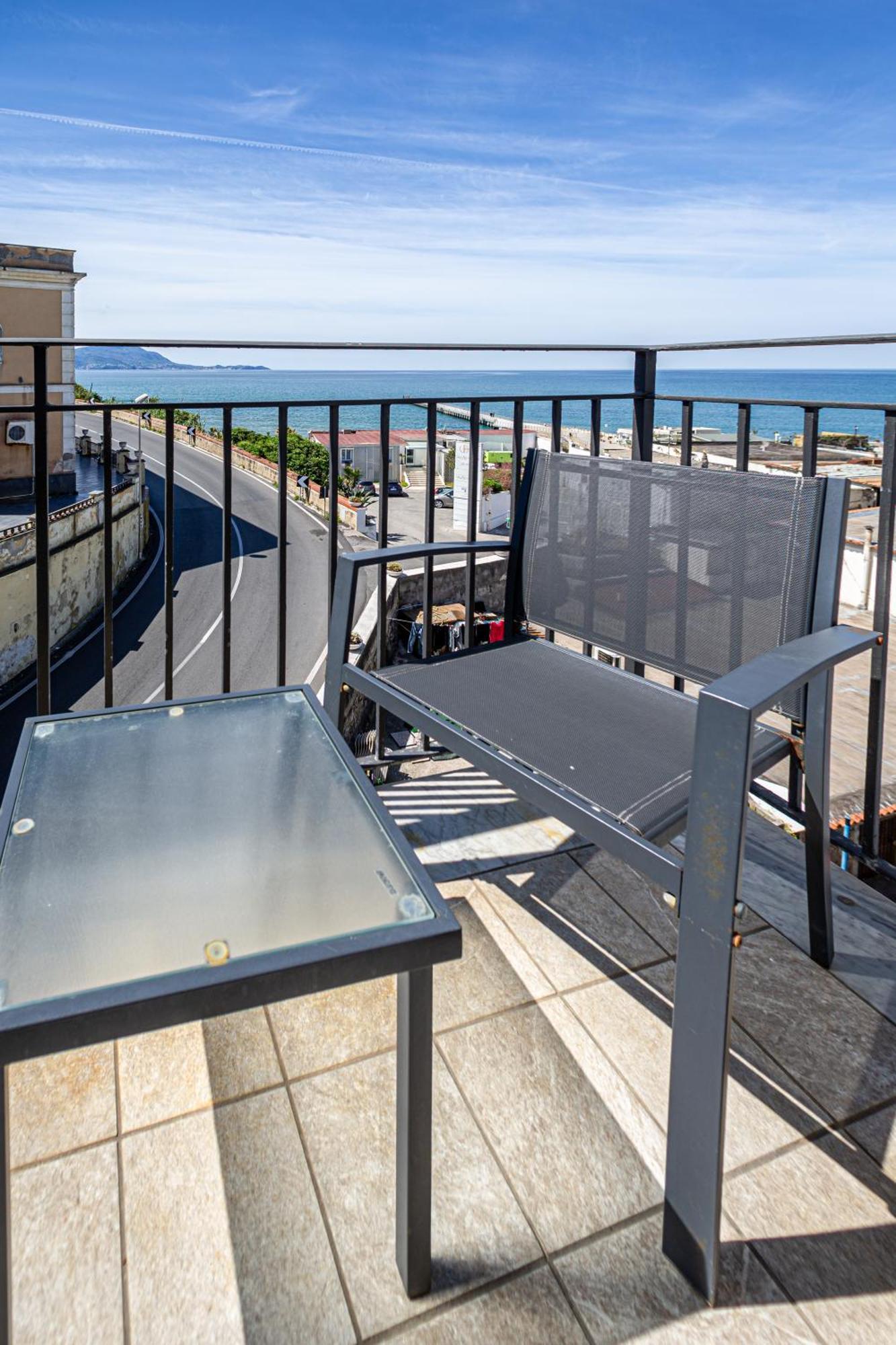 Mh Suites Rooms Apartments Bacoli Extérieur photo